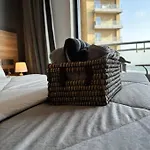 Luxe Lagoon Studio
