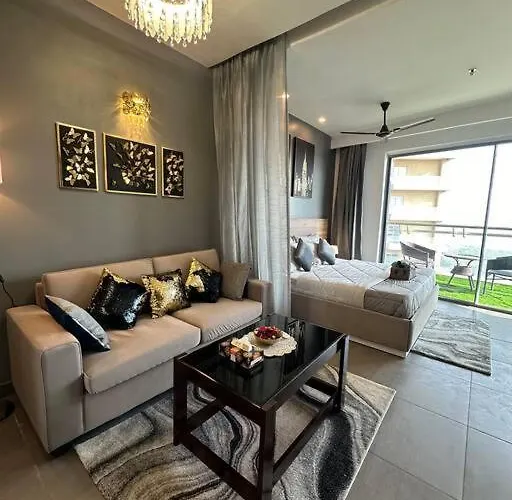 Luxe Lagoon Studio